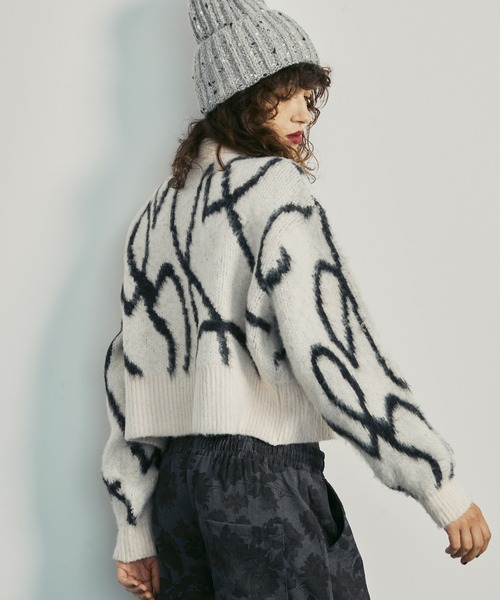 uyu.(ウユ)の「Art pattern high neck knit / アート模様 ハイネックニット【uyu./ウユ】(ニット/セーター・レディース・チャコールグレー/アイボリー・FREE)」の12枚目の写真
