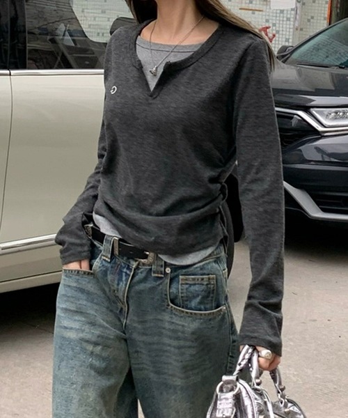 MEMECLE（メメクル）の「【 MEMECLE / メメクル 】バイカラー レイヤード キーネック ロンT（Tシャツ/カットソー・レディース・ブラック/グレー・M/L）」の10枚目の写真