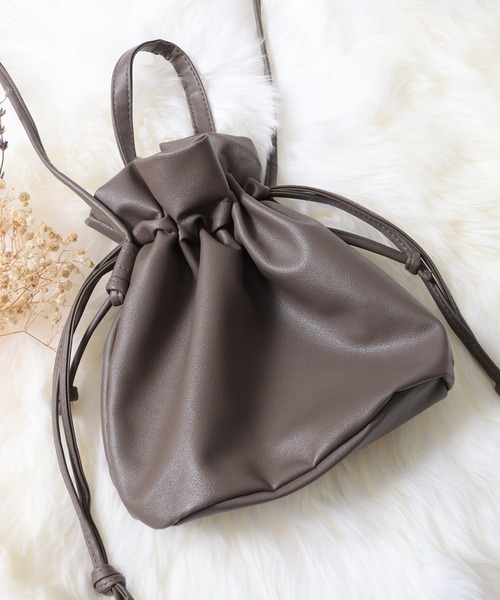 FUNALIVE（ファンアライブ）の「巾着2WAYショルダー（ショルダーバッグ・レディース・ブラック/アイボリー系/グレー系/ホワイト/ベージュ系/イエロー系/ブラウン系/ブルー系/レッド系その他/シルバー・FREE）」の3枚目の写真