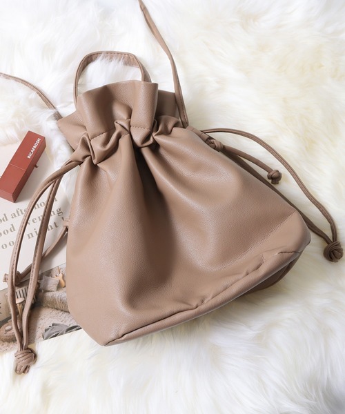 FUNALIVE（ファンアライブ）の「巾着2WAYショルダー（ショルダーバッグ・レディース・ブラック/アイボリー系/グレー系/ホワイト/ベージュ系/イエロー系/ブラウン系/ブルー系/レッド系その他/シルバー・FREE）」の4枚目の写真