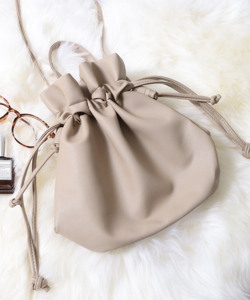 FUNALIVE（ファンアライブ）の「巾着2WAYショルダー（ショルダーバッグ・レディース・ブラック/アイボリー系/グレー系/ホワイト/ベージュ系/イエロー系/ブラウン系/ブルー系/レッド系その他/シルバー・FREE）」の5枚目の写真