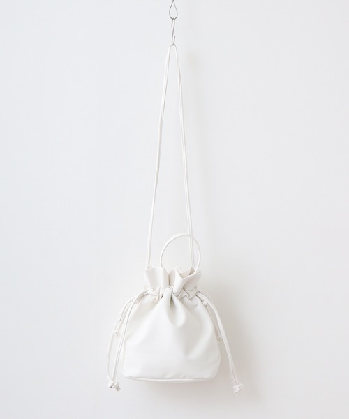 FUNALIVE（ファンアライブ）の「巾着2WAYショルダー（ショルダーバッグ・レディース・ブラック/アイボリー系/グレー系/ホワイト/ベージュ系/イエロー系/ブラウン系/ブルー系/レッド系その他/シルバー・FREE）」の11枚目の写真