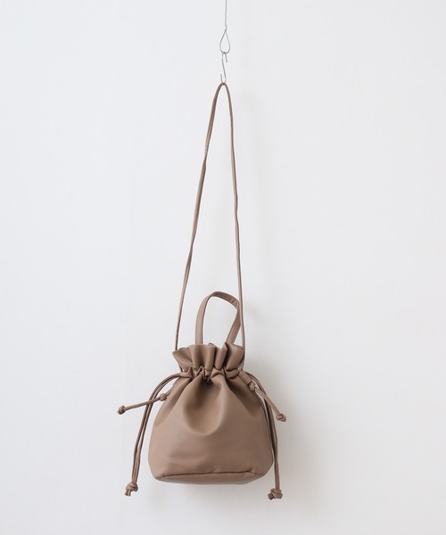 FUNALIVE（ファンアライブ）の「巾着2WAYショルダー（ショルダーバッグ・レディース・ブラック/アイボリー系/グレー系/ホワイト/ベージュ系/イエロー系/ブラウン系/ブルー系/レッド系その他/シルバー・FREE）」の14枚目の写真