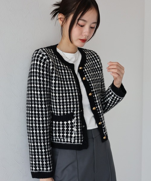 J by blue(ジェイバイブルー)の「ツイード風ジャガードニットジャケット(カーディガン/ボレロ・レディース・アイボリー/ブラック・MEDIUM)」の11枚目の写真
