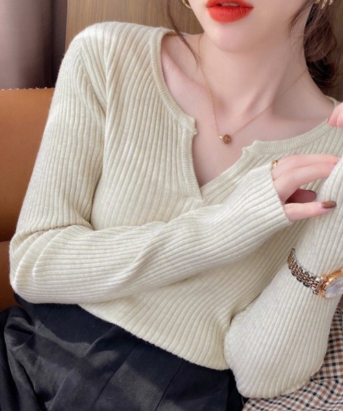 Miniministore(ミニミニストア)の「Vネック ニットトップス 長袖ニットソー(ニット/セーター・レディース・ベージュ/ダークグレー/オレンジ/ワインレッド/ホワイト/ブラック/アイボリー/ライトベージュ・FREE)」の2枚目の写真