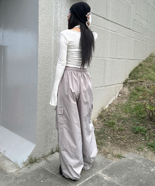 LVEU.（ラブユ.）の「【LVEU.】ワイドレッグカーゴパンツ / ボトムス パンツ カーゴ ワイド ルーズ カジュアル ブラック グレー チャコール（カーゴパンツ・レディース・グレー/ブラック/チャコールグレー・FREE）」の22枚目の写真