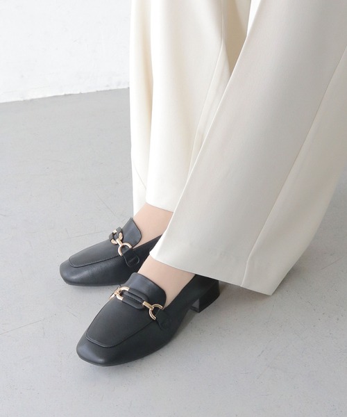 CLEIO(クレイオ)の「【CLEIO】スクエアトゥ軽量ローファー(ローファー・レディース・ブラック/アイボリー・24.5㎝/23.5㎝/22.5㎝)」の11枚目の写真