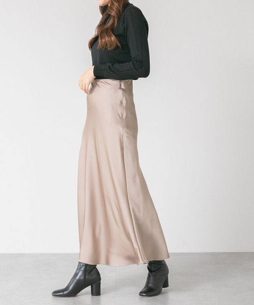 LinoU.(リノユー)の「サテンフレアスカート(スカート・レディース・アイボリー/グレー/ベージュ/ブラック・L/M/XL)」の5枚目の写真
