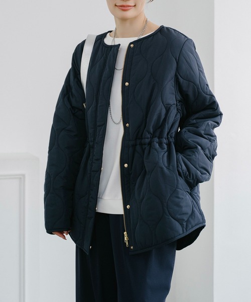 Emma Taylor（エマテイラー）の「【春アウター】キルティングノーカラーハーフコート（ノーカラーコート・レディース・オフホワイト/ブラック/ネイビー・36/38）」の20枚目の写真