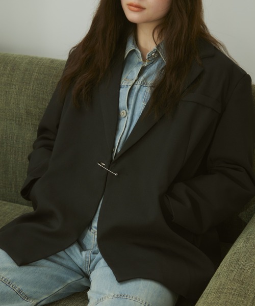 MERLOT(メルロー)の「ピン留めルーズジャケット(テーラードジャケット・レディース・ブラック・FREE)」の17枚目の写真