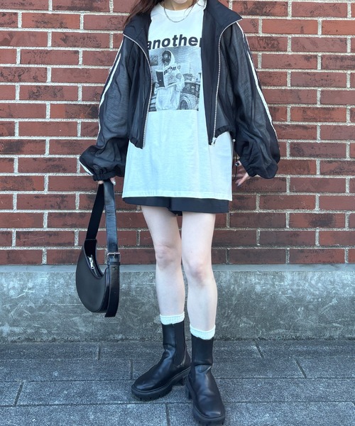 ISOOK（アイスー）の「【ISOOK / アイスー】シャイニーラインシアーブルゾン / トラックジャケット スタンドネック クロップド丈 ドロスト 2way 黒 グレー ブラック ZOZOTOWN限定（ブルゾン・レディース・ブラック/グレー・FREE）」の12枚目の写真