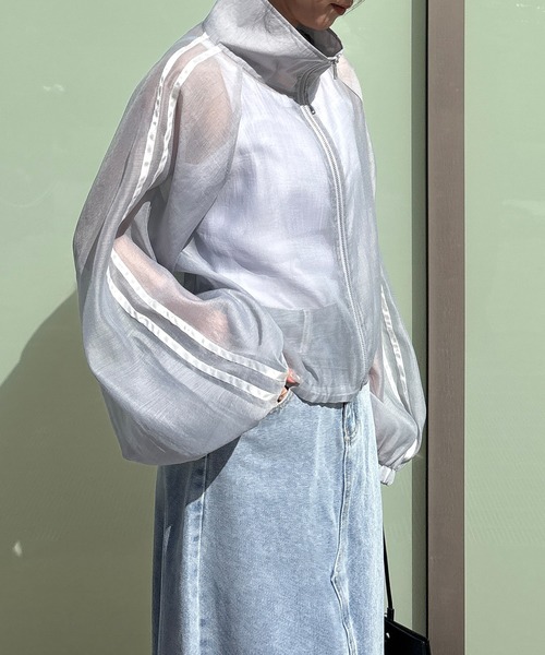 ISOOK（アイスー）の「【ISOOK / アイスー】シャイニーラインシアーブルゾン / トラックジャケット スタンドネック クロップド丈 ドロスト 2way 黒 グレー ブラック ZOZOTOWN限定（ブルゾン・レディース・ブラック/グレー・FREE）」の22枚目の写真