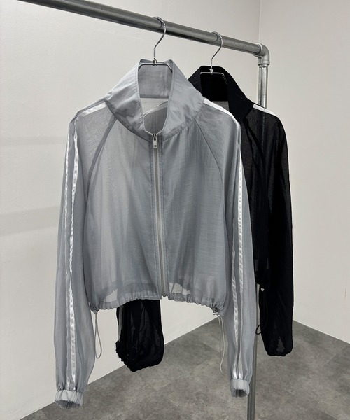 ISOOK（アイスー）の「【ISOOK / アイスー】シャイニーラインシアーブルゾン / トラックジャケット スタンドネック クロップド丈 ドロスト 2way 黒 グレー ブラック ZOZOTOWN限定（ブルゾン・レディース・ブラック/グレー・FREE）」の7枚目の写真