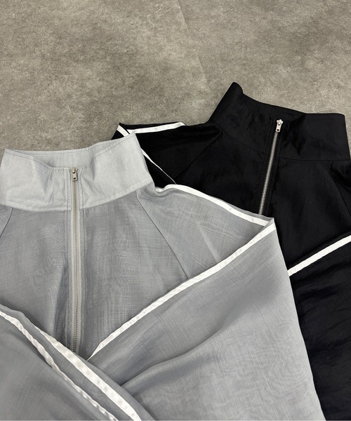 ISOOK（アイスー）の「【ISOOK / アイスー】シャイニーラインシアーブルゾン / トラックジャケット スタンドネック クロップド丈 ドロスト 2way 黒 グレー ブラック ZOZOTOWN限定（ブルゾン・レディース・ブラック/グレー・FREE）」の9枚目の写真