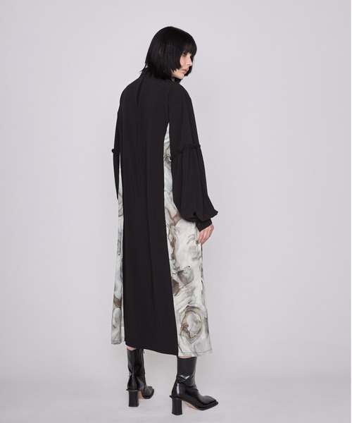 casane(カサネ)の「CASANE(カサネ)マーブルペイントデザインワンピース(ワンピース・レディース・ブラック/ベージュ・F)」の6枚目の写真