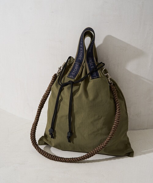 FREAK'S STORE（フリークスストア）の「限定展開　FREAK'S STORE テープ 巾着 バッグ（ハンドバッグ・レディース・ベージュ/ブラック/オリーブ・ONE SIZE）」の3枚目の写真