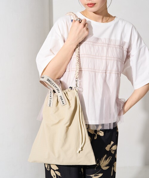 FREAK'S STORE（フリークスストア）の「限定展開　FREAK'S STORE テープ 巾着 バッグ（ハンドバッグ・レディース・ベージュ/ブラック/オリーブ・ONE SIZE）」の4枚目の写真