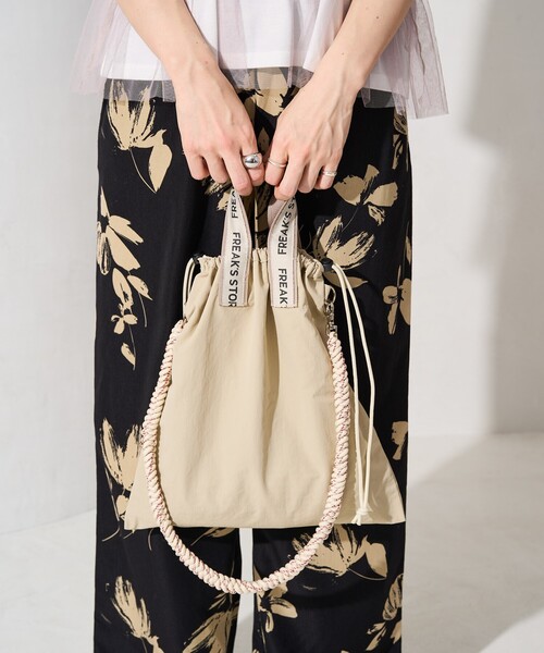 FREAK'S STORE（フリークスストア）の「限定展開　FREAK'S STORE テープ 巾着 バッグ（ハンドバッグ・レディース・ベージュ/ブラック/オリーブ・ONE SIZE）」の5枚目の写真