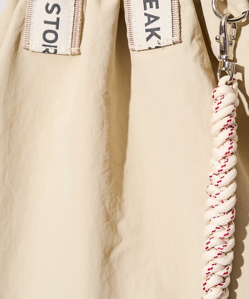 FREAK'S STORE（フリークスストア）の「限定展開　FREAK'S STORE テープ 巾着 バッグ（ハンドバッグ・レディース・ベージュ/ブラック/オリーブ・ONE SIZE）」の10枚目の写真