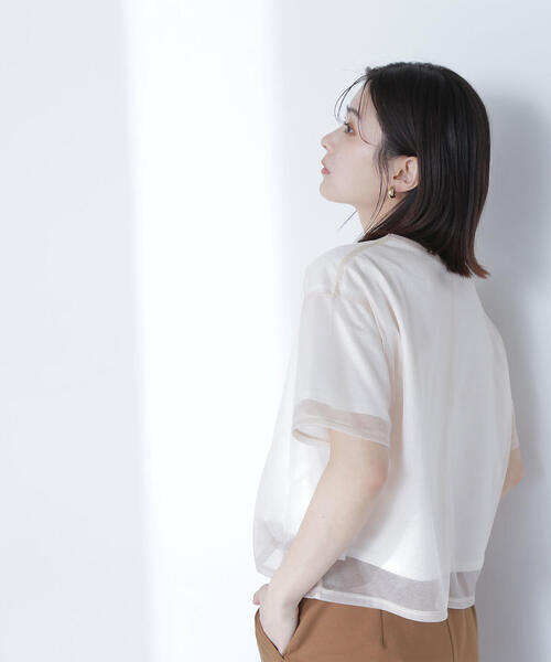 NATURAL BEAUTY BASIC(ナチュラルビューティーベーシック)の「◇ 【Oggi掲載】グロッシーシアーレイヤードTシャツ(Tシャツ/カットソー・レディース・チャコールグレー/オフホワイト/ブラウン・FREE)」の13枚目の写真