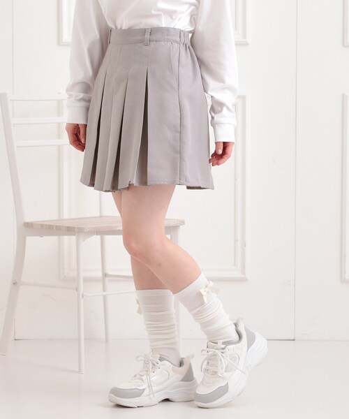 PINK-latte(ピンクラテ)の「インパンプリーツ無地スカート(スカート・キッズ・グレー/ブラック/ライトベージュ・13/14/15 /16)」の12枚目の写真