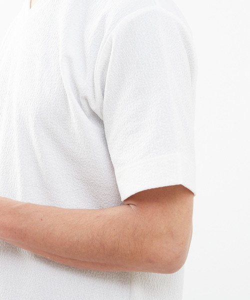 MEN'S MELROSE（メンズメルローズ）の「モザイクリンクスVネックハーフスリーブTシャツ（Tシャツ/カットソー・メンズ・チャコールグレー/ホワイト/ネイビー・4/2/3）」の4枚目の写真