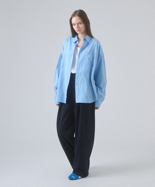 ONCILY(オンシェリー)の「POCKET LOGO REGULAR COLLAR SHIRT / ポケットロゴレギュラーカラーシャツ(シャツ/ブラウス・メンズ・オフホワイト/ブルー/ピンク・MEDIUM/SMALL/LARGE)」の10枚目の写真