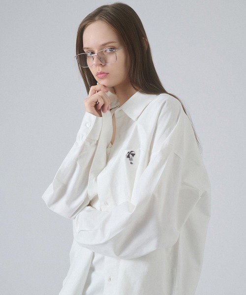 ONCILY(オンシェリー)の「POCKET LOGO REGULAR COLLAR SHIRT / ポケットロゴレギュラーカラーシャツ(シャツ/ブラウス・メンズ・オフホワイト/ブルー/ピンク・MEDIUM/SMALL/LARGE)」の17枚目の写真