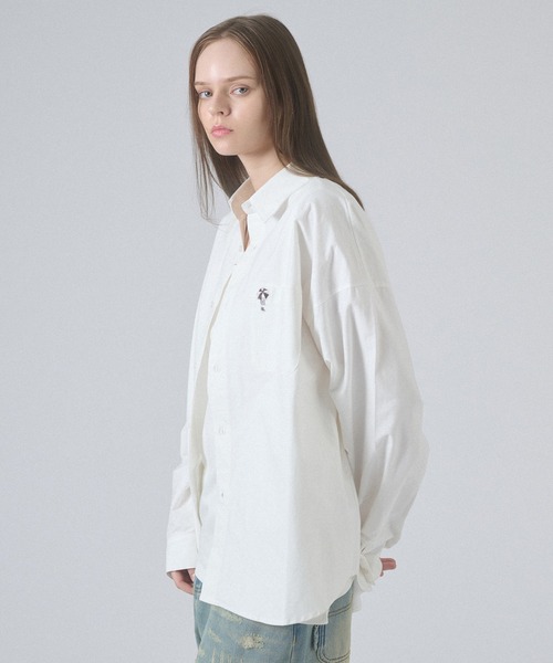 ONCILY(オンシェリー)の「POCKET LOGO REGULAR COLLAR SHIRT / ポケットロゴレギュラーカラーシャツ(シャツ/ブラウス・メンズ・オフホワイト/ブルー/ピンク・MEDIUM/SMALL/LARGE)」の21枚目の写真