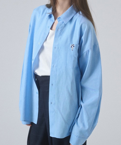 ONCILY(オンシェリー)の「POCKET LOGO REGULAR COLLAR SHIRT / ポケットロゴレギュラーカラーシャツ(シャツ/ブラウス・メンズ・オフホワイト/ブルー/ピンク・MEDIUM/SMALL/LARGE)」の6枚目の写真