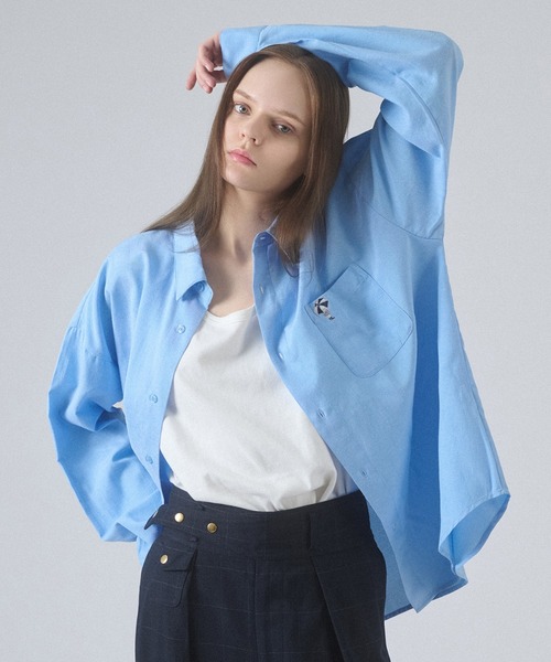 ONCILY(オンシェリー)の「POCKET LOGO REGULAR COLLAR SHIRT / ポケットロゴレギュラーカラーシャツ(シャツ/ブラウス・メンズ・オフホワイト/ブルー/ピンク・MEDIUM/SMALL/LARGE)」の7枚目の写真