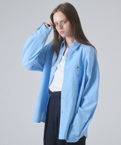 ONCILY(オンシェリー)の「POCKET LOGO REGULAR COLLAR SHIRT / ポケットロゴレギュラーカラーシャツ(シャツ/ブラウス・メンズ・オフホワイト/ブルー/ピンク・MEDIUM/SMALL/LARGE)」の8枚目の写真