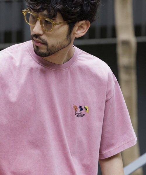 Foxfire(フォックスファイヤー)の「Foxfire/フォックスファイヤー 別注 刺繍ロゴ ショートスリーブTシャツ/パウダー加工(Tシャツ/カットソー・メンズ・レッド/ホワイト/ブラック・MEDIUM/LARGE)」の3枚目の写真