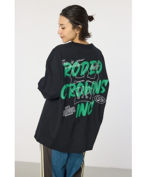 RODEO CROWNS WIDE BOWL(ロデオクラウンズワイドボウル)の「BACK SKETCH LOGO ロングTシャツ(Tシャツ/カットソー・レディース・ブラック/サックスブルー/オフホワイト/ライトイエロー・FREE)」の5枚目の写真