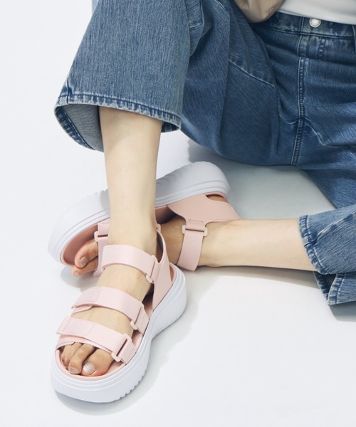 adidas(アディダス)の「アディダス adidas SLYN サンダル(サンダル・レディース・ピンク・23.5cm/24.5cm/25.5cm/22.5cm)」の1枚目の写真