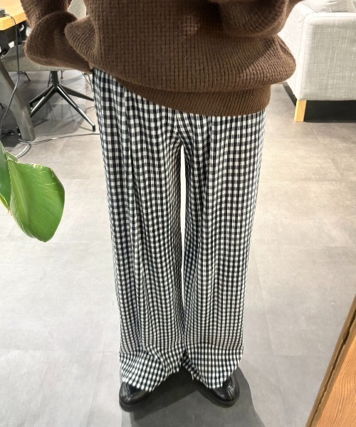 MERLOT（メルロー）の「【カットで長さ調節可能】【ウエストゴム】ギンガムチェックプリーツイージーパンツ（その他パンツ・レディース・ブラック/グリーン/ブルー/ブルー系その他/ブラウン・FREE）」の20枚目の写真