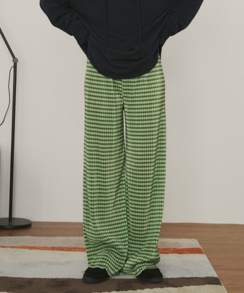 MERLOT（メルロー）の「【カットで長さ調節可能】【ウエストゴム】ギンガムチェックプリーツイージーパンツ（その他パンツ・レディース・ブラック/グリーン/ブルー/ブルー系その他/ブラウン・FREE）」の21枚目の写真