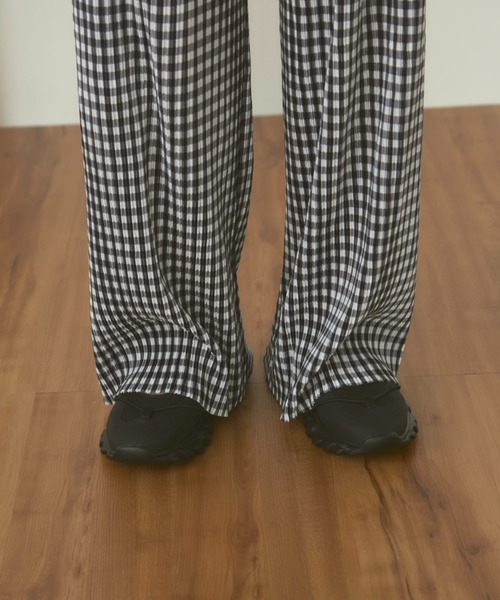 MERLOT（メルロー）の「【カットで長さ調節可能】【ウエストゴム】ギンガムチェックプリーツイージーパンツ（その他パンツ・レディース・ブラック/グリーン/ブルー/ブルー系その他/ブラウン・FREE）」の6枚目の写真