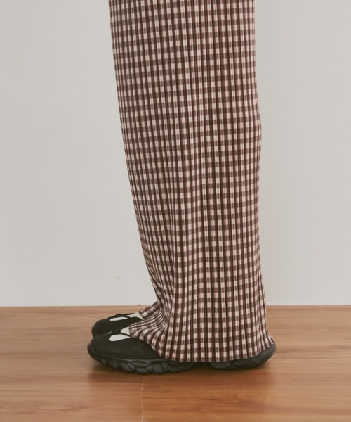 MERLOT（メルロー）の「【カットで長さ調節可能】【ウエストゴム】ギンガムチェックプリーツイージーパンツ（その他パンツ・レディース・ブラック/グリーン/ブルー/ブルー系その他/ブラウン・FREE）」の11枚目の写真