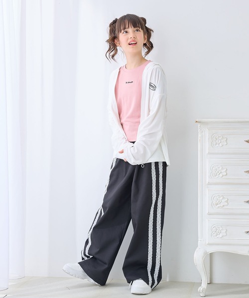 Amourire girl（アムリールガール）の「ロールアップ ジップアップパーカー（UV対策/紫外線対策）（パーカー・キッズ・オフホワイト/サックスブルー・130cm/140cm/150cm/160cm）」の14枚目の写真