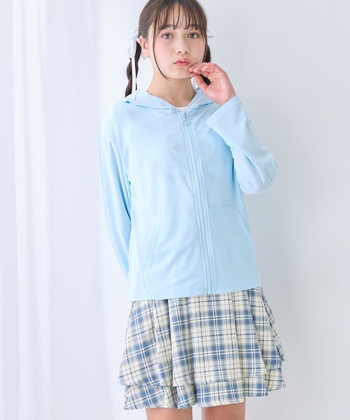 Amourire girl（アムリールガール）の「ロールアップ ジップアップパーカー（UV対策/紫外線対策）（パーカー・キッズ・オフホワイト/サックスブルー・130cm/140cm/150cm/160cm）」の9枚目の写真