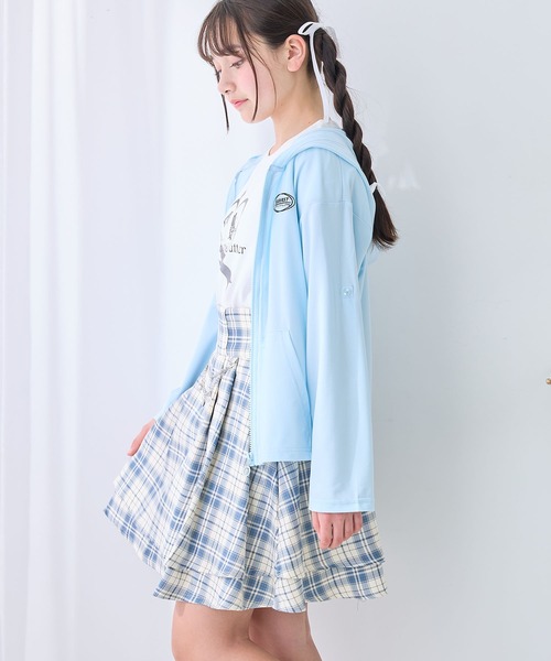 Amourire girl（アムリールガール）の「ロールアップ ジップアップパーカー（UV対策/紫外線対策）（パーカー・キッズ・オフホワイト/サックスブルー・130cm/140cm/150cm/160cm）」の12枚目の写真