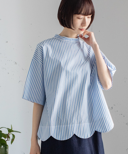 POU DOU DOU（プードゥドゥ）の「2way裾スカラップブラウス（シャツ/ブラウス・レディース・オフホワイト/ブルー/ブラック/スミクロ/ネイビー/ブルー系その他2/ライトブルー/ブラック系その他/ホワイト・M/3）」の2枚目の写真