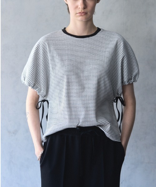 Muel Chic(ミュエルシック)の「Lay border CS レイボーダーカットソー(Tシャツ/カットソー・レディース・ブラック/ホワイト/ライトグリーン/モカ・FREE)」の2枚目の写真