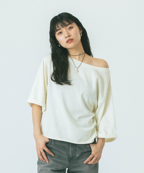 ROSE BUD（ローズバッド）の「【WEB・一部店舗限定】COLOR NEP OFF-SHOULDER TOP（Tシャツ/カットソー・レディース・ホワイト/グレー/ネイビー・ONE SIZE）」の4枚目の写真
