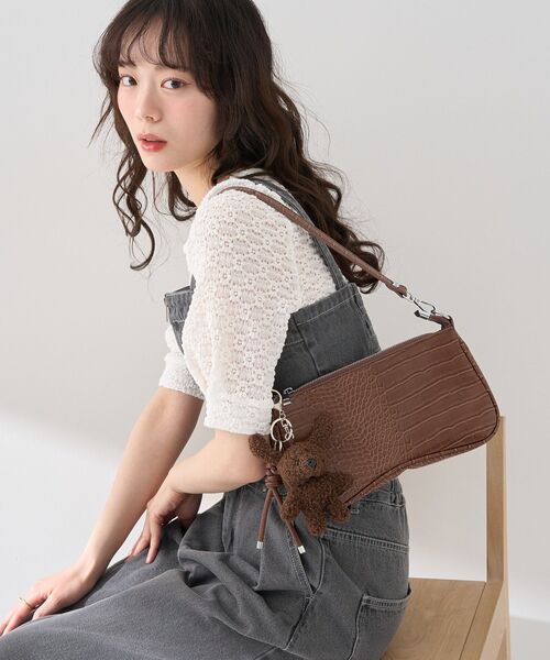 earth music&ecology（アースミュージックアンドエコロジー）の「Fluffy Rabbit チャーム（キーホルダー・レディース・ピンク/ブラウン・FREE）」の10枚目の写真