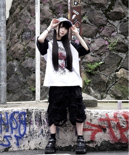 REFLEM レフレム 薔薇グラフィックロンT REFLEM（レフレム）の「『REFLEM/レフレム』薔薇プリントL/S Tee