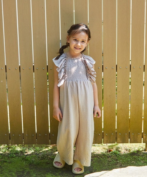 riziere（リジェール）の「ショルダーフリルシャーリングオールインワン（つなぎ/オールインワン・キッズ・ブラウン/ベージュ・90/100/110/120/130/140/150）」の2枚目の写真