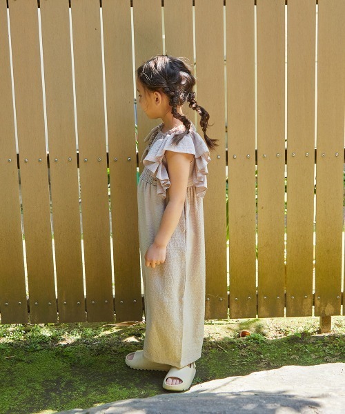 riziere（リジェール）の「ショルダーフリルシャーリングオールインワン（つなぎ/オールインワン・キッズ・ブラウン/ベージュ・90/100/110/120/130/140/150）」の5枚目の写真