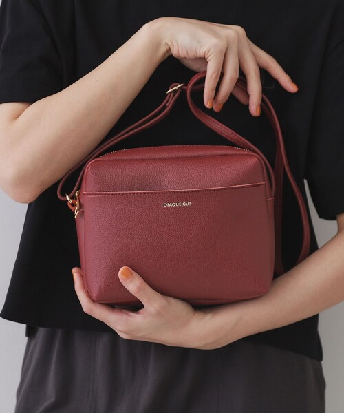 OPAQUE.CLIP（オペークドットクリップ）の「【長さ調節可能】ラウンドスクエアマチ付きミニショルダーバッグ（ショルダーバッグ・レディース・アイボリー/ブラック/ボルドー・00）」の3枚目の写真